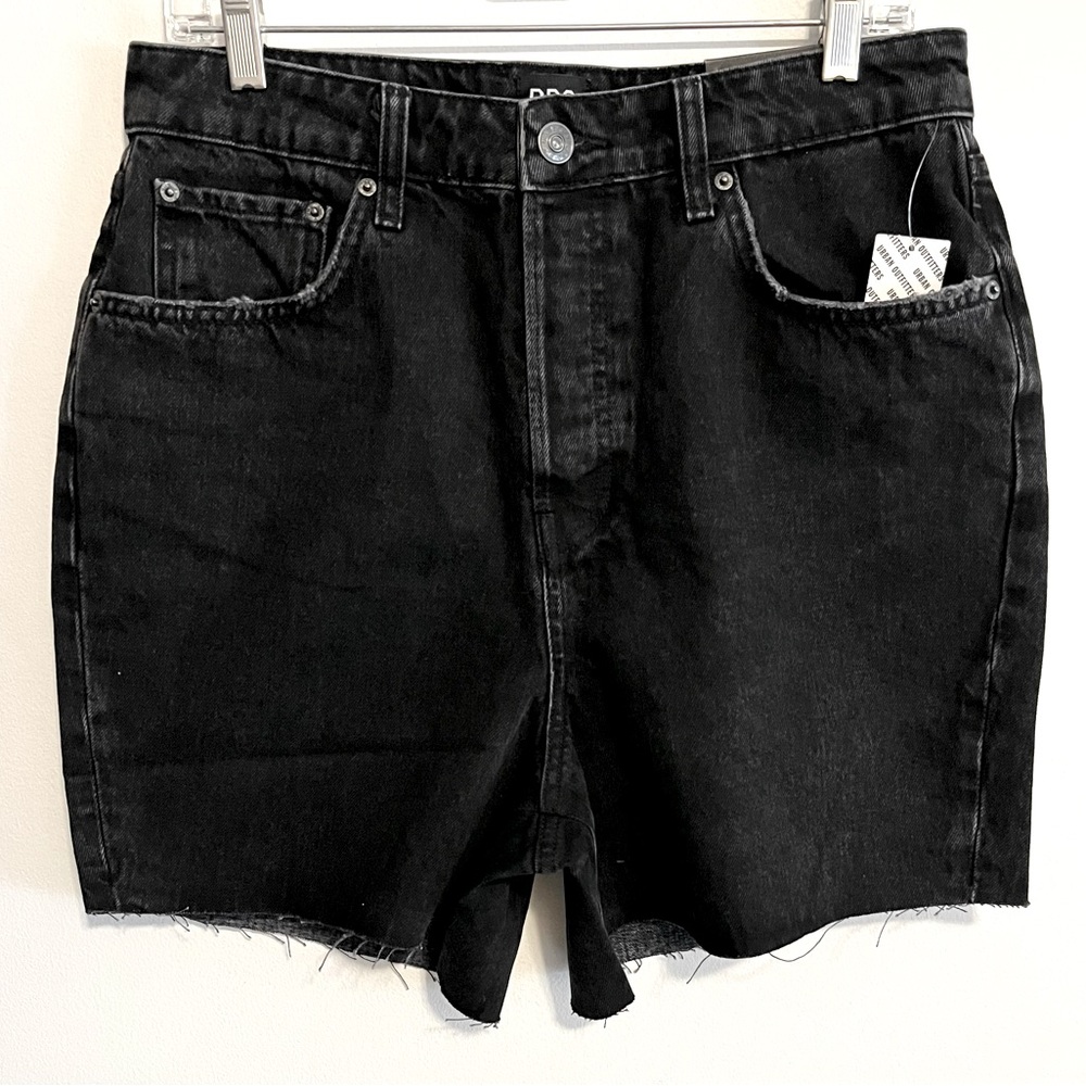 NEW! BDG Urban Outfitters Black 90’s Long Inseam High Rise Shorts Size 31